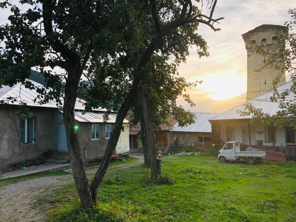 Vodo'S Guesthouse Chvabiani ภายนอก รูปภาพ